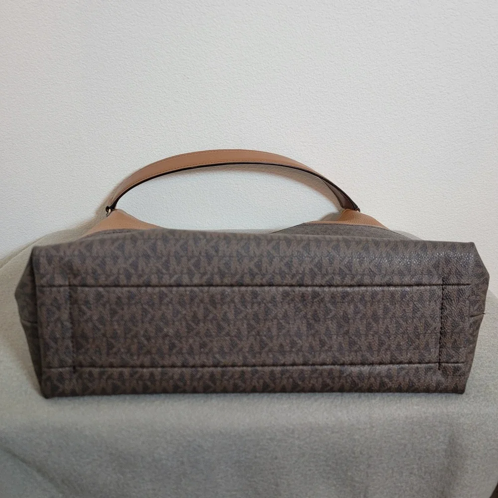 Michael Kors‎ Aria Large Brown Monogram Logo Large Hobo Shoulder Bag Leather